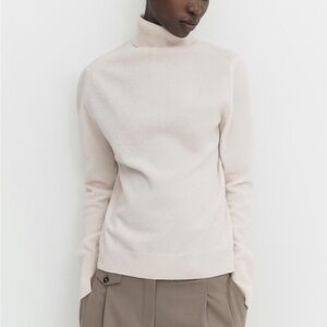 NWOT Zara Wool Cream Turtleneck Sweater